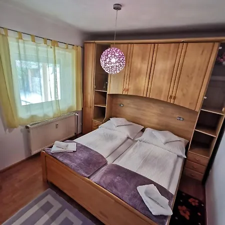 Apartment Forrás 2 *